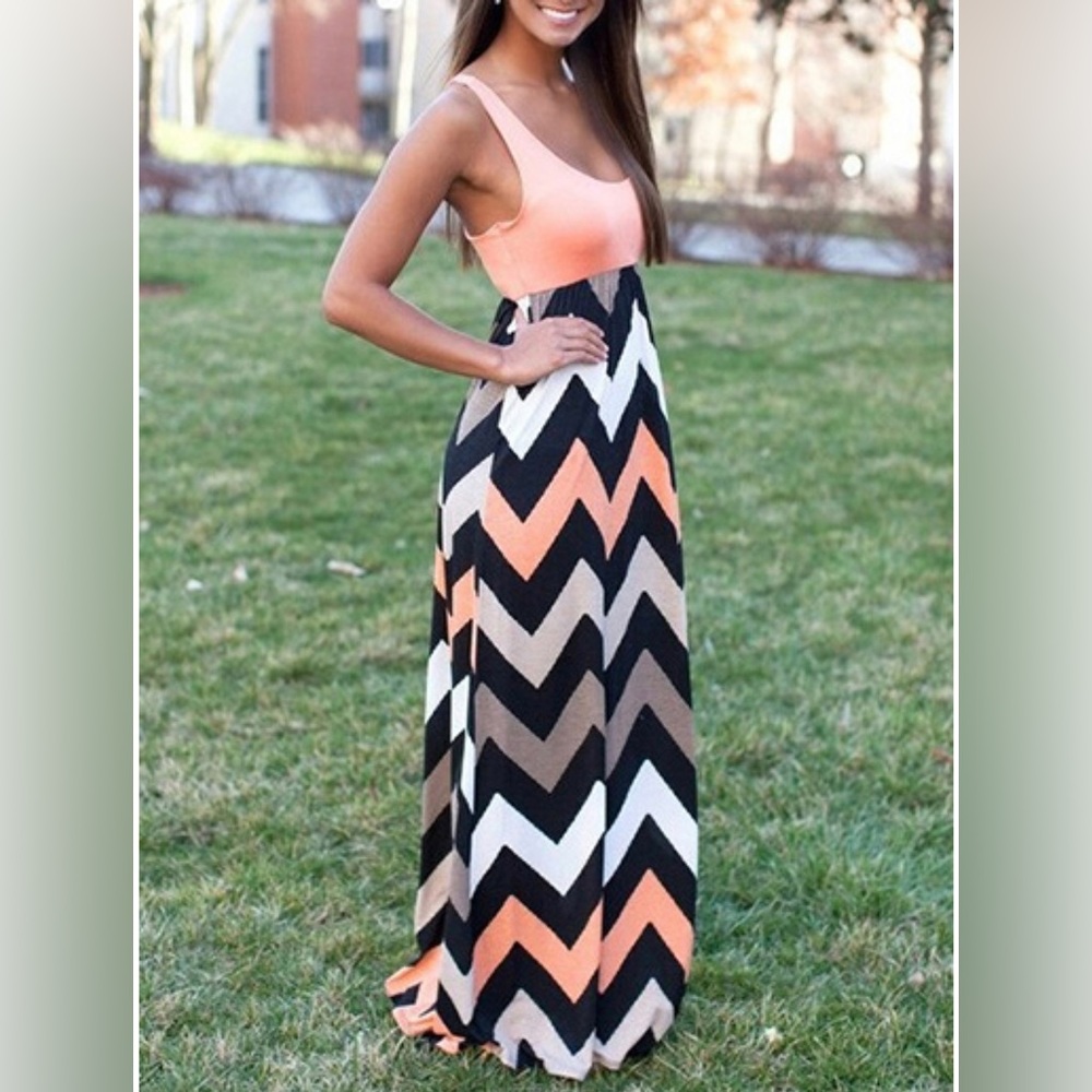 PEACH AND BLACK CHEVRON MAXI DRESS Size Small